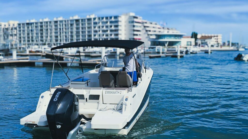 Location bateau Quicksilver 755 Sundeck Rent My Boat à Carnon