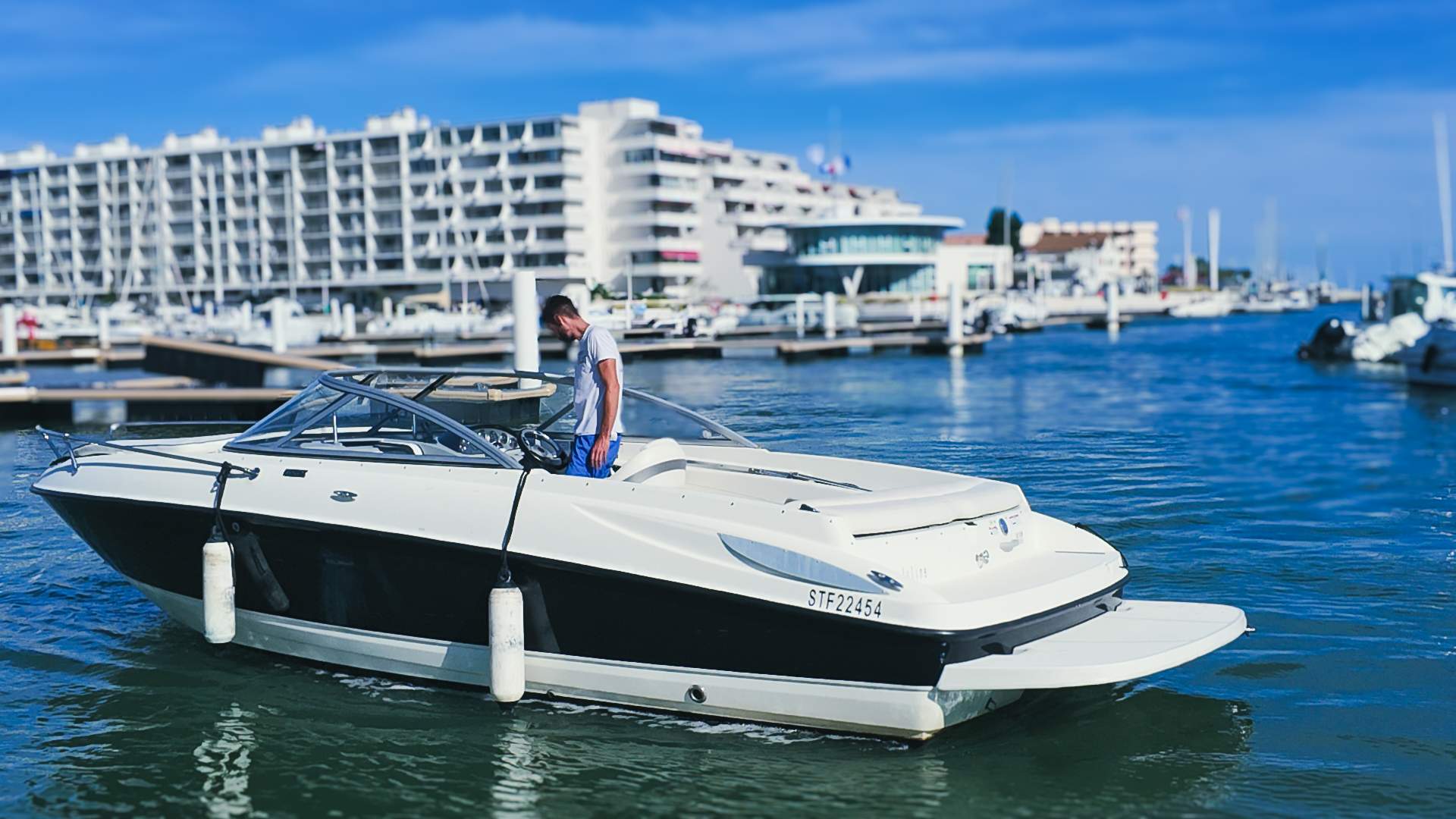 Location bateau Bayliner Rent My Boat à Carnon